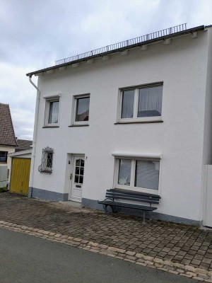 Günstiges, gepflegtes 4-Zimmer-Einfamilienhaus mit EBK in Warburg-Ossendorf