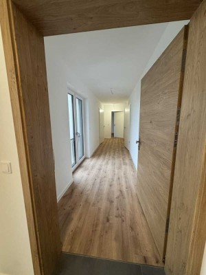 Erstbezug: Helle 3-Zimmer Wohnung mit Balkon in Pohlheim
