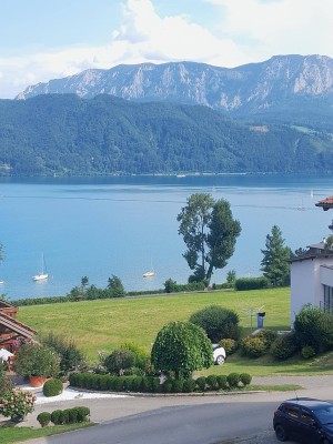 Dachgeschosswohnung mit Balkon und Terrasse