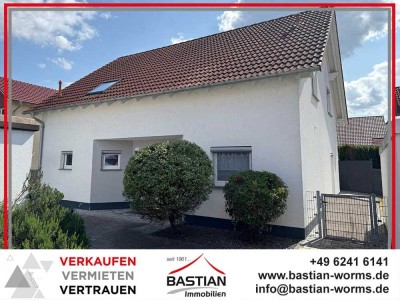 Es lebe die Familie… in einem modernen EFH: ca. 136 m² Wfl. - Garten - Doppelgarage - Rheindürkheim!