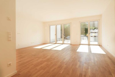 *Wohnen wie im eigenen Haus – Traumhafte EG-Maisonettewohnung mit Garten & Terrassen zum Erstbezug*