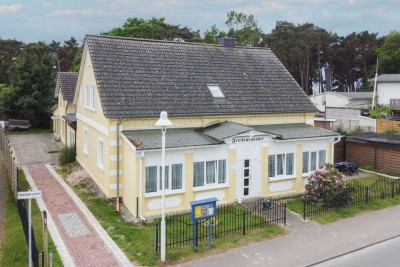 Umgeben von der Ostsee: Grundstück mit 2 Häusern in Thiessow