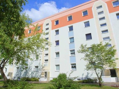 Ab sofort frei: Preiswerte und renovierungsbedürftige 2-Zimmer-Wohnung im 4.OG mit Balkon