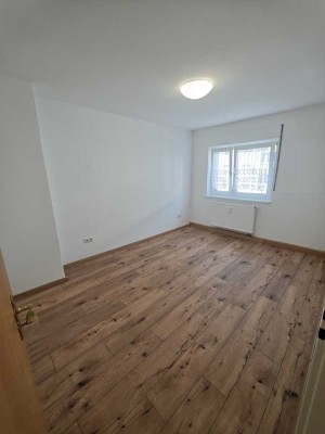 Einladende, lichtdurchflutete 2-Zimmer-Wohnung in attraktiver Lage von Ludwigshafen-West