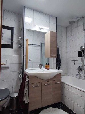 Stilvolle 3-Zimmer-Maisonette-Wohnung mit gehobener Innenausstattung mit Einbauküche in Aichach