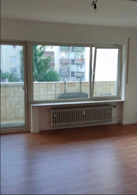 3-Zimmer-Wohnung mit Balkon & Einbauküche in Nürnberg-Südstadt – Nachmieter ab August gesucht!