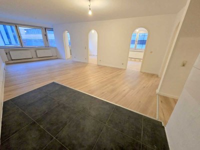 Neu renoviert! 4 Zimmer mit offenem Küchenbereich - zentraler Lage - Fußgängerzone Offenbach