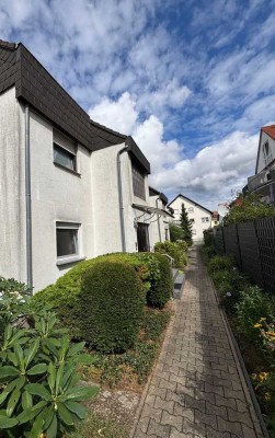 Weiterstadt-Kernstadt. Wunderschöne und helle 2 Zimmer-DG Wohnung. Balkon. Tageslichtbad