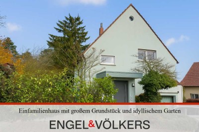 Einfamilienhaus mit großem Grundstück und idyllischem Garten in Göllheim