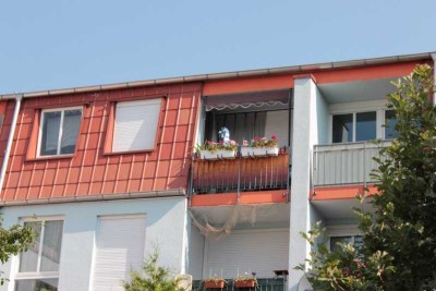 3 Raum- Dachgeschosswohnung mit EBK, Gäste WC und Balkon