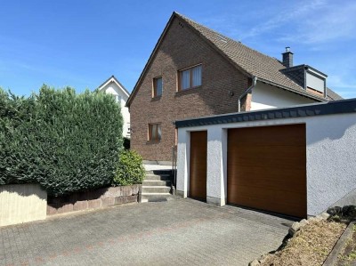 Perfekt für Familien: Großzügiges EFH mit Sonnengarten und 7 Zimmern in Ruhigwohnlage von Alfter!!