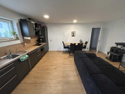 Traumhaftes Wohnen: 3-Zimmer-Erdgeschosswohnung mit Terrasse und Grünfläche in Osterhofen