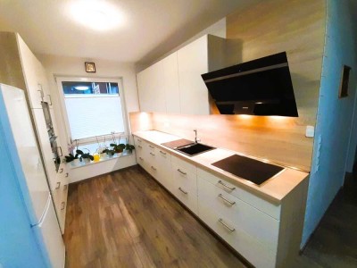 In zentraler Lage: Eigentumswohnung 
97 m², EG 4 Zimmer,         
überdachte Terrasse und Stellpla