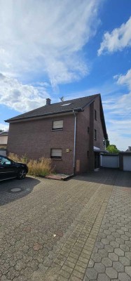 Ansprechende 3-Zimmer-DG-Wohnung mit Balkon in Moers