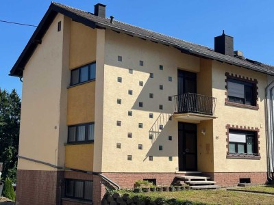 STEINBACH : Solides HAUS mit POTENTIAL , Garage und schönem GARTEN !
