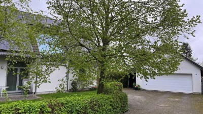 Modernes Einfamilienhaus mit 5 Zimmern, Garage und Keller in Feldberger Seenlandschaft