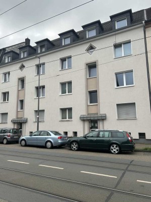 1,5-Raum-Wohnung mit Balkon und Küche sucht Nachmieter*in