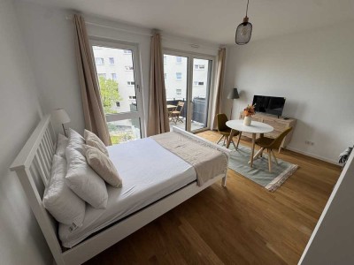 Erstbezug: Vollmöblierte Charmante 1-Zimmer Wohnung im 3. OG mit Balkon in Berlin-Wedding