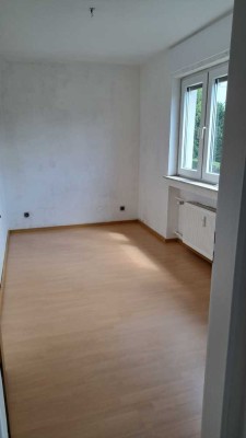Helle 4-Zimmer-Wohnung mit Balkon im 1. OG in Hofheim am Taunus - Diedenbergen