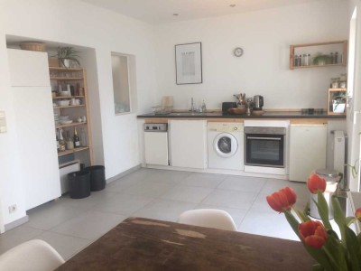 Schöne, geräumige Zwei-Zimmer Wohnung mit  Terrasse