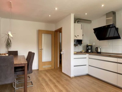 Helle, moderne 2,5 Zimmer Wohnung am Fuße der Barmer Anlagen