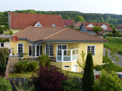 Mediterraner Bungalow in ruhiger Lage mit toller Aussicht