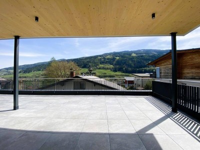 Hochwertiges Wohnvergnügen in erhöhter Aussichtslage!Vierzimmerwohnung mit Terrasse