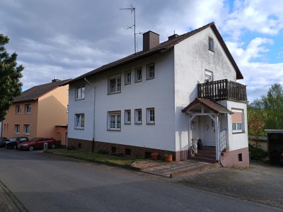 Freistehendes Haus mit Garten und Parkplätzen in Nentershausen Süß