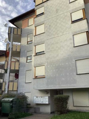 Ihr neues Zuhause! Schicke, frisch renovierte 2-Zimmer-Wohnung mit Balkon!
