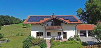 Ruhig gelegenes EFH mit Doppelgarage, Carport, Wärmepumpe & Weitblick am Tachinger See