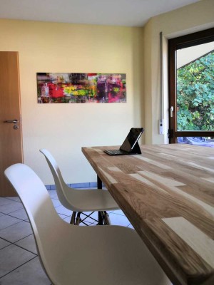 Moderne 3-Zi.-Whg., 62qm mit Balkon, EBK, Fußbodenheizg.,  möbliert, in Stgt. West - Toplage!!