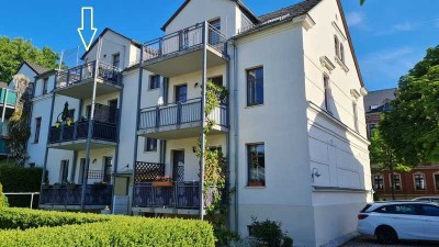 Pfiffige DG-Wohnung mit großem Südbalkon!