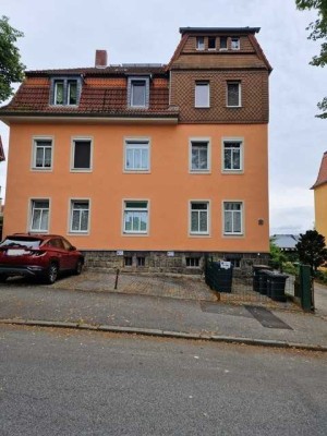 Schöne und außergewöhnliche Dachgeschosswohnung in Pirna – Copitz, 2 Zimmer mit Küche, Bad