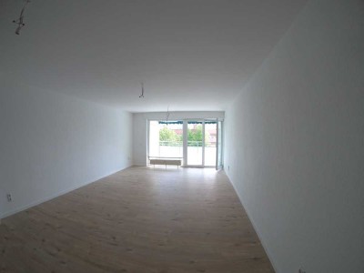 Helle 1-Zimmer-Wohnung mit großem Balkon und Einbauküche