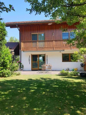 Fantastische DHH mit Traumgarten in Holzolling