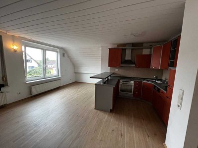 Großzügige, lichtdurchflutete Maisonette-Wohnung mitten in Abstatt