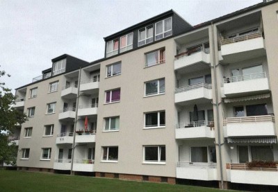 Helle und gut geschnittene 3-Zimmer-Wohnung mit Balkon, zentral in Bad Segeberg