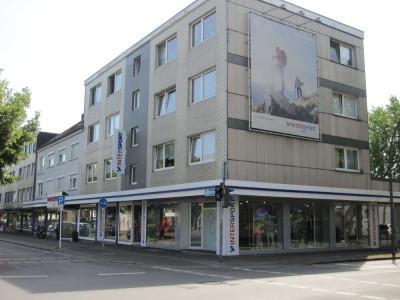 Wohn/Geschäftshaus 3  - Geschosse + Unterkellerung,  973 m² Wohn/Gwf., 889 m² Grundstück.