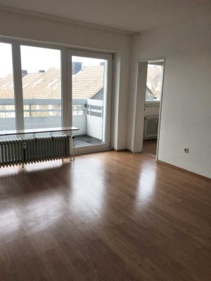 ***Ruhige 1-Zimmer-Wohnung mit Balkon u. separater Küche***