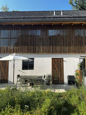 Wohnung im Derzbachhof   ca. 75 WFL ***Gartenanteil,  Schreiner-Einbauküche, 1 TG Platz***