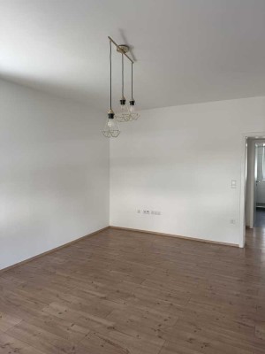 Erstbezug nach Sanierung: 4-Zimmer-Wohnung mit Balkon in Bruchsal