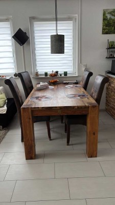 Moderne 3 Zimmer Wohnung mit Balkon und Garage