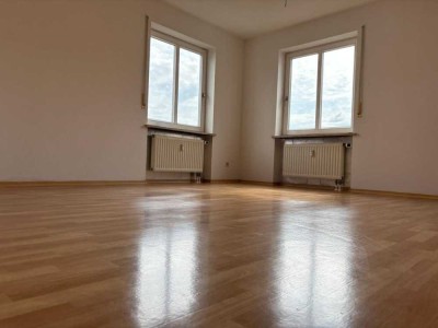 Gepflegte 2-Raum-Wohnung mit EBK und Balkon in Gersthofen