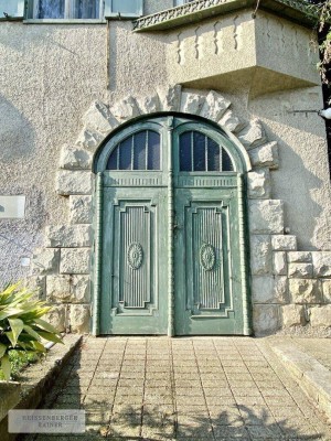 ORIGINALE STILVILLA /// SONNIGE BESTLAGE AM SCHAFBERG /// FLEXIBEL TEILBAR, TRAUMHAFTER GARTEN