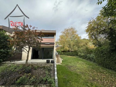 * Modernisierte DHH mit Garten in toller Randlage *