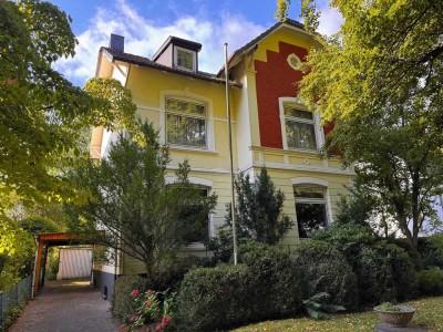 Open House! Sonntag 14.09. 12-14 Uhr! Jugendstil Villa mit Potenzial in bester Lage in Ahrensburg