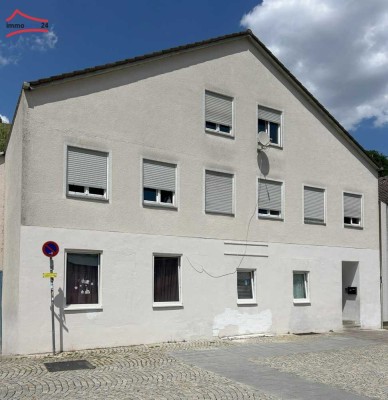 Geräumiges Mehrfamilienhaus mit Potenzial zur individuellen Gestaltung in 91804 Mörnsheim