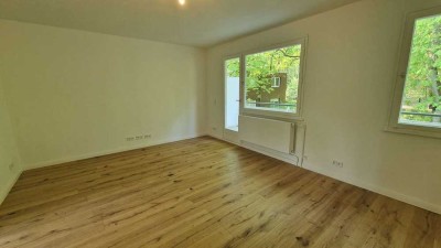 Sanierte Wohnung für Paare mit Blick in den Grunewald.
