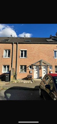 Gepflegtes Reihenhaus mit 4 Zimmern in Bergisch Gladbach