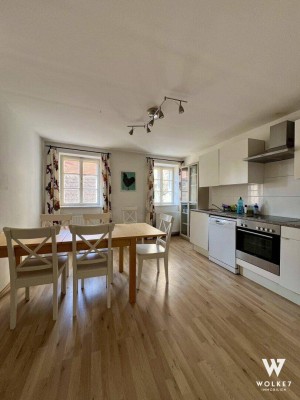 Möblierte WG 5-Zimmer-Wohnung - hell, modern und mitten in der Innenstadt - WG geeignet!